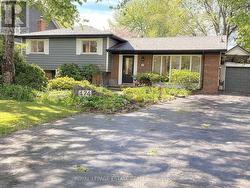 474 SANDLEWOOD ROAD Oakville, ON L6L 3S4