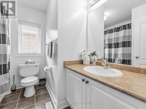 144 Mccready Drive, Milton, ON - Indoor Photo Showing Bathroom