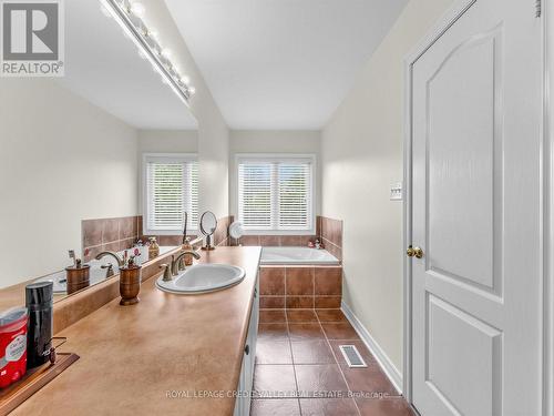 144 Mccready Drive, Milton, ON - Indoor Photo Showing Bathroom