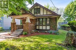 3 GARDINER PLACE  St. Catharines, ON L2R 1Y7