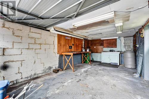379 Talbot Street, Hamilton, ON - Indoor Photo Showing Garage