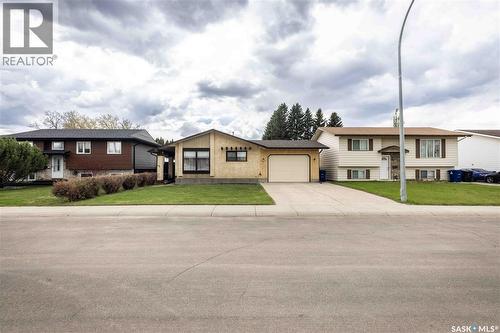 466 Smith Crescent, Saskatoon, SK 