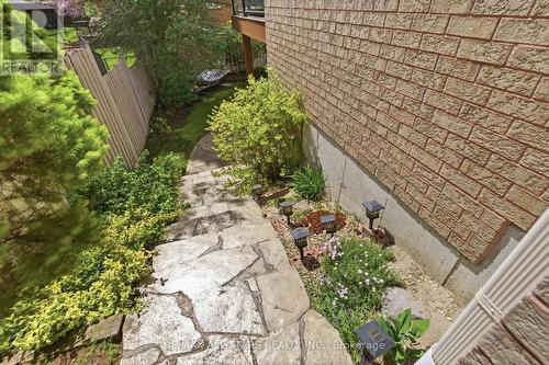28 Testa Road, Uxbridge, ON - Outdoor