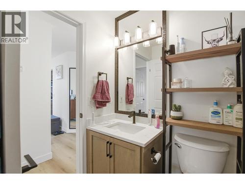 1232 13Th Street, Kamloops, BC - Indoor Photo Showing Bathroom