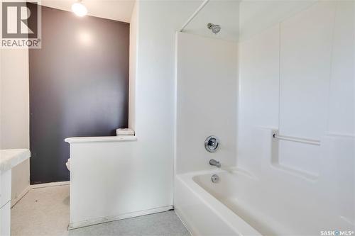 3017 Taylor Street E, Saskatoon, SK - Indoor Photo Showing Bathroom