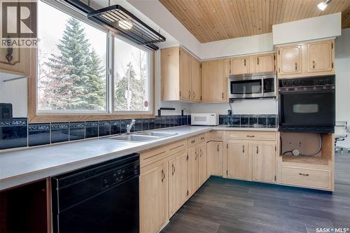 3017 Taylor Street E, Saskatoon, SK - Indoor Photo Showing Kitchen With Double Sink