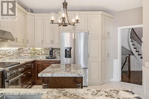 4163 Stonebridge Crescent, Burlington, ON - Indoor Photo Showing Kitchen With Double Sink With Upgraded Kitchen