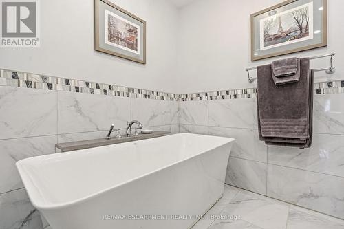 4163 Stonebridge Crescent, Burlington, ON - Indoor Photo Showing Bathroom
