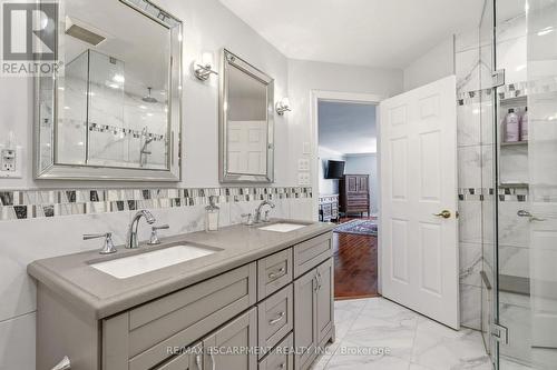 4163 Stonebridge Crescent, Burlington, ON - Indoor Photo Showing Bathroom