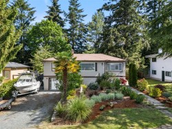 1232 Pearce Cres  Saanich, BC V8X 3S9