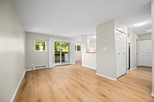 #101B-698 Aspen Rd, Comox, BC - Indoor Photo Showing Other Room
