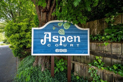#101B-698 Aspen Rd, Comox, BC - Outdoor