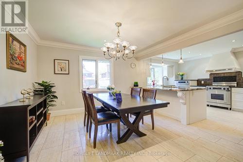38 Balfour Drive, Hamilton, ON - Indoor Photo Showing Dining Room