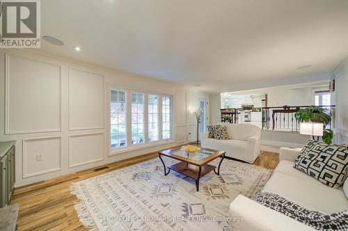38 Balfour Drive, Hamilton, ON - Indoor Photo Showing Living Room