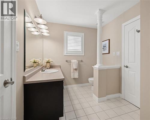 697 Breakwater Crescent, Waterloo, ON - Indoor Photo Showing Bathroom