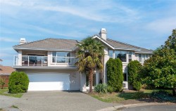 6255 Karen Crt Central Saanich, BC V8Z 7K7