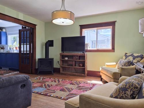 7 Lorne Street, Springhill, NS 
