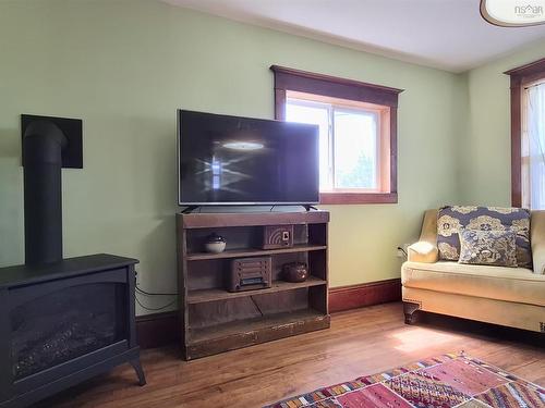7 Lorne Street, Springhill, NS 