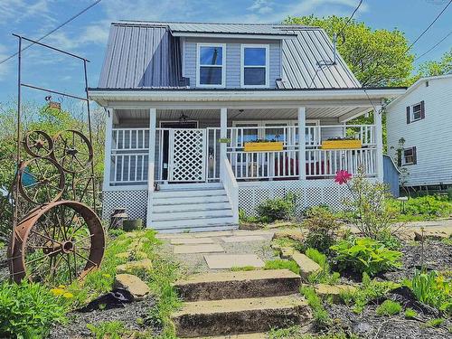 7 Lorne Street  Springhill, NS B0M 1X0