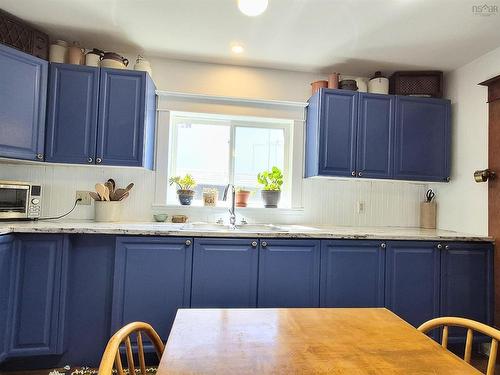 7 Lorne Street, Springhill, NS 