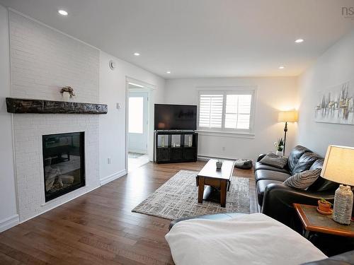 8 Penny Lane, Amherst, NS 