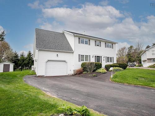 8 Penny Lane, Amherst, NS 