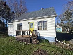 4336 Highway 1 Three Mile Plains, NS B0N 2T0