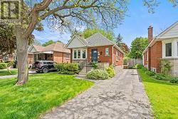 81 BELVIDERE AVENUE  Hamilton (Centremount), ON L9A 3B6