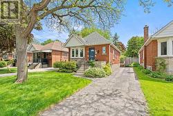 81 BELVIDERE AVENUE  Hamilton (Centremount), ON L9A 3B6