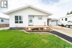 406 WALTER SCOTT AVENUE Hanley, SK S0G 2E0
