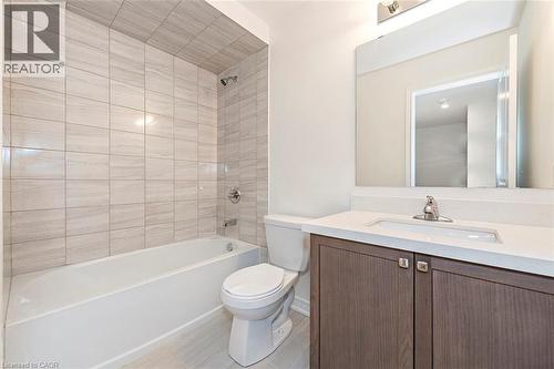 15 Linden Park Lane, Hamilton, ON - Indoor Photo Showing Bathroom