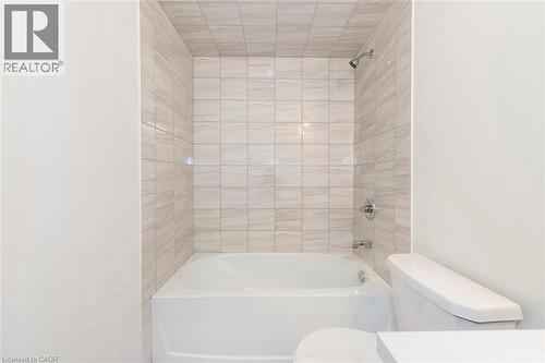 15 Linden Park Lane, Hamilton, ON - Indoor Photo Showing Bathroom