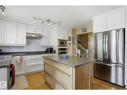 210 Porter Av, Millet, AB - Indoor Photo Showing Kitchen