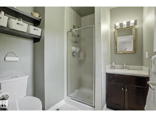 210 Porter Av, Millet, AB - Indoor Photo Showing Bathroom