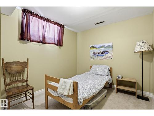 210 Porter Av, Millet, AB - Indoor Photo Showing Bedroom