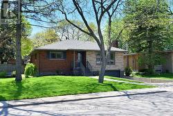 9 SAN FERNANDO DRIVE  Hamilton, ON L9C 2C1