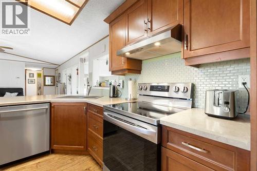245042 Range Road 251, Rural Wheatland County, AB - Indoor Photo Showing Kitchen