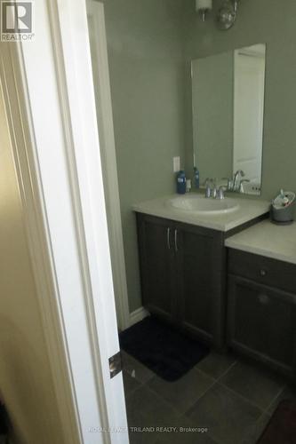 Main Level - 204 Peach Tree Boulevard, St. Thomas, ON - Indoor Photo Showing Bathroom