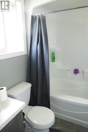Main Level - 204 Peach Tree Boulevard, St. Thomas, ON - Indoor Photo Showing Bathroom