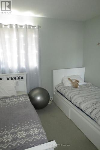 Main Level - 204 Peach Tree Boulevard, St. Thomas, ON - Indoor Photo Showing Bedroom