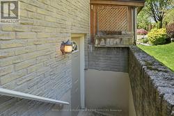 separate entrance to basement - 