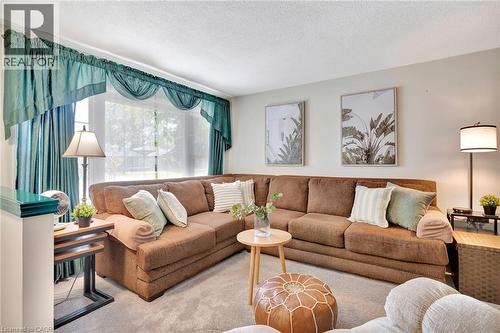 98 Belwood Crescent, Kitchener, ON - Indoor Photo Showing Living Room