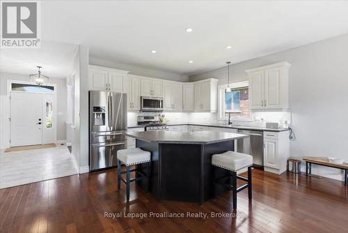 109 Pinnacle Street, Brighton, ON - Indoor Photo Showing Kitchen With Stainless Steel Kitchen With Upgraded Kitchen