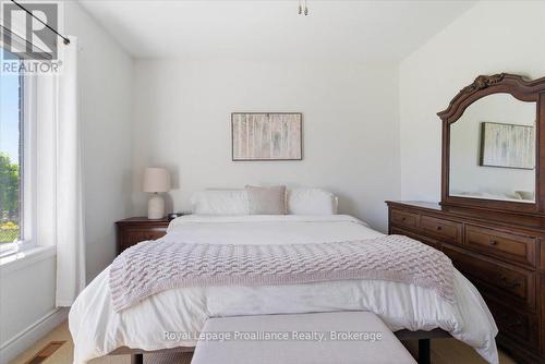 109 Pinnacle Street, Brighton, ON - Indoor Photo Showing Bedroom