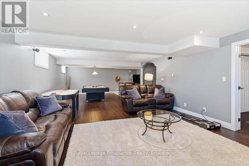 109 Pinnacle Street, Brighton, ON - Indoor Photo Showing Living Room