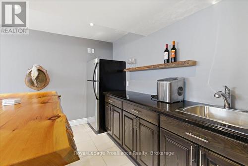 109 Pinnacle Street, Brighton, ON - Indoor Photo Showing Kitchen