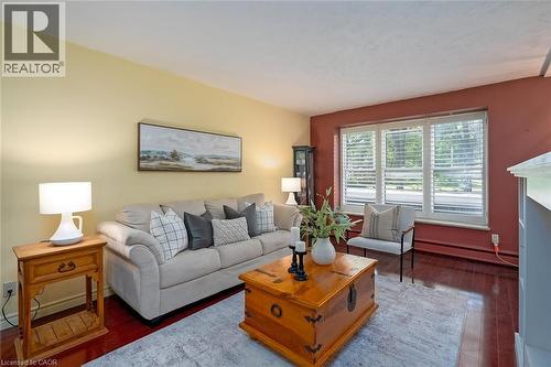 69 Herkimer Street Unit# 203, Hamilton, ON - Indoor Photo Showing Living Room
