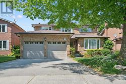 2067 PEN STREET  Oakville, ON L6H 3L2