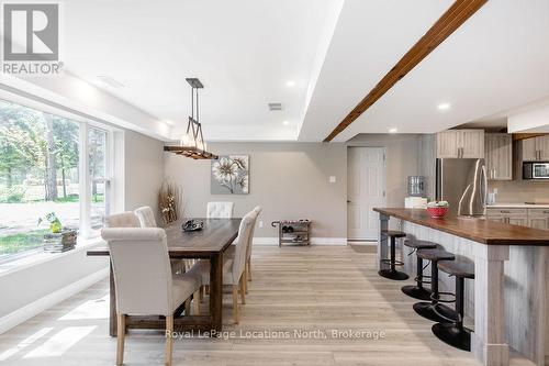 38 Foliage Drive, Tiny, ON - Indoor Photo Showing Dining Room