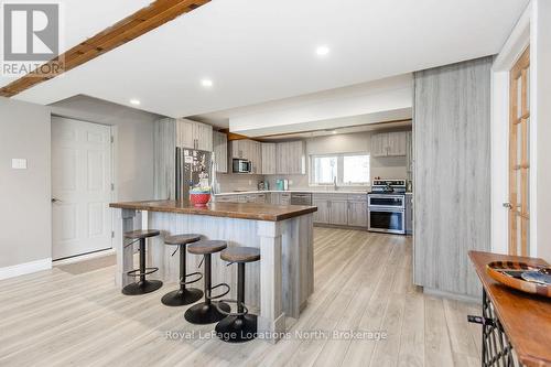 38 Foliage Drive, Tiny, ON - Indoor Photo Showing Kitchen With Upgraded Kitchen